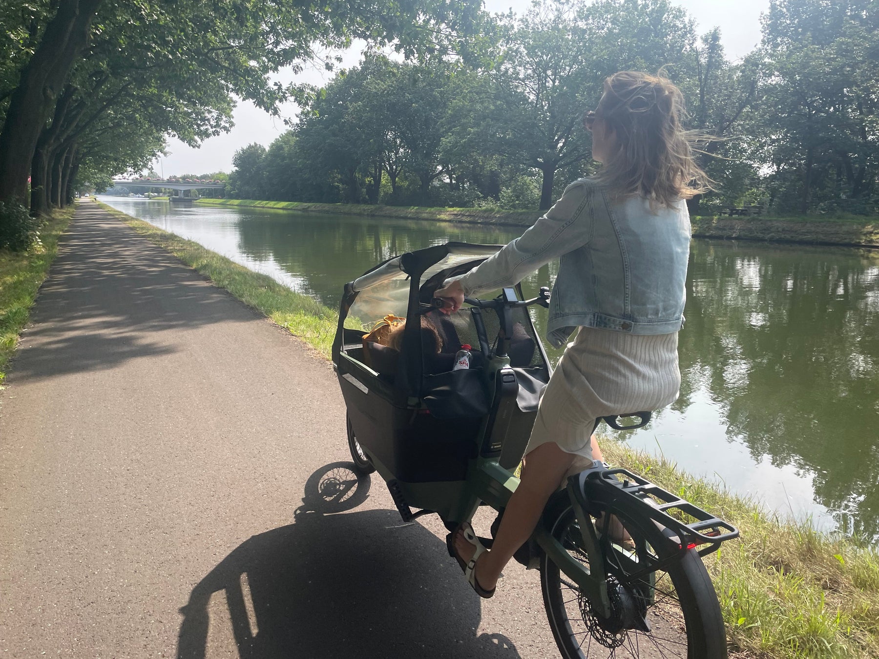 Waarom zoveel gezinnen kiezen voor een elektrische bakfiets: vrijheid, gemak en besparing